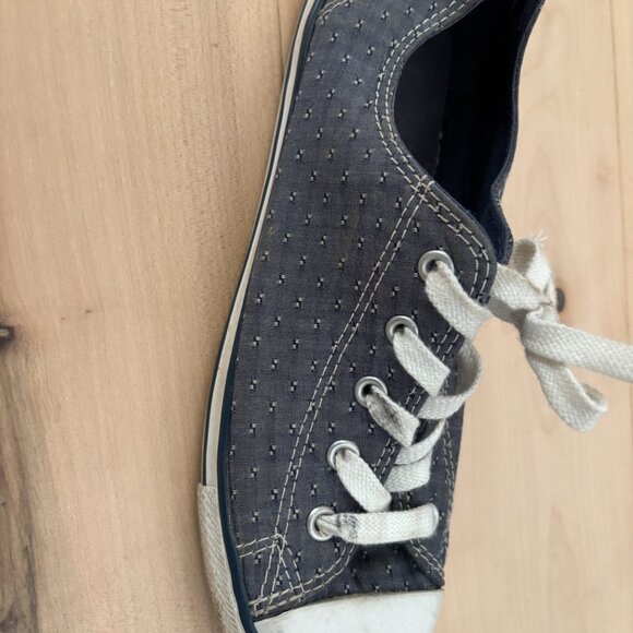 Sz 7.5 Converse All Star Sneakers - Picture 3 of 5